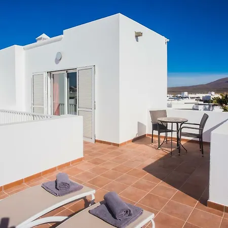 Ereza Amparo Villa Playa Blanca