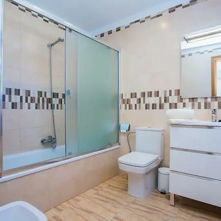 Ereza Amparo Villa *